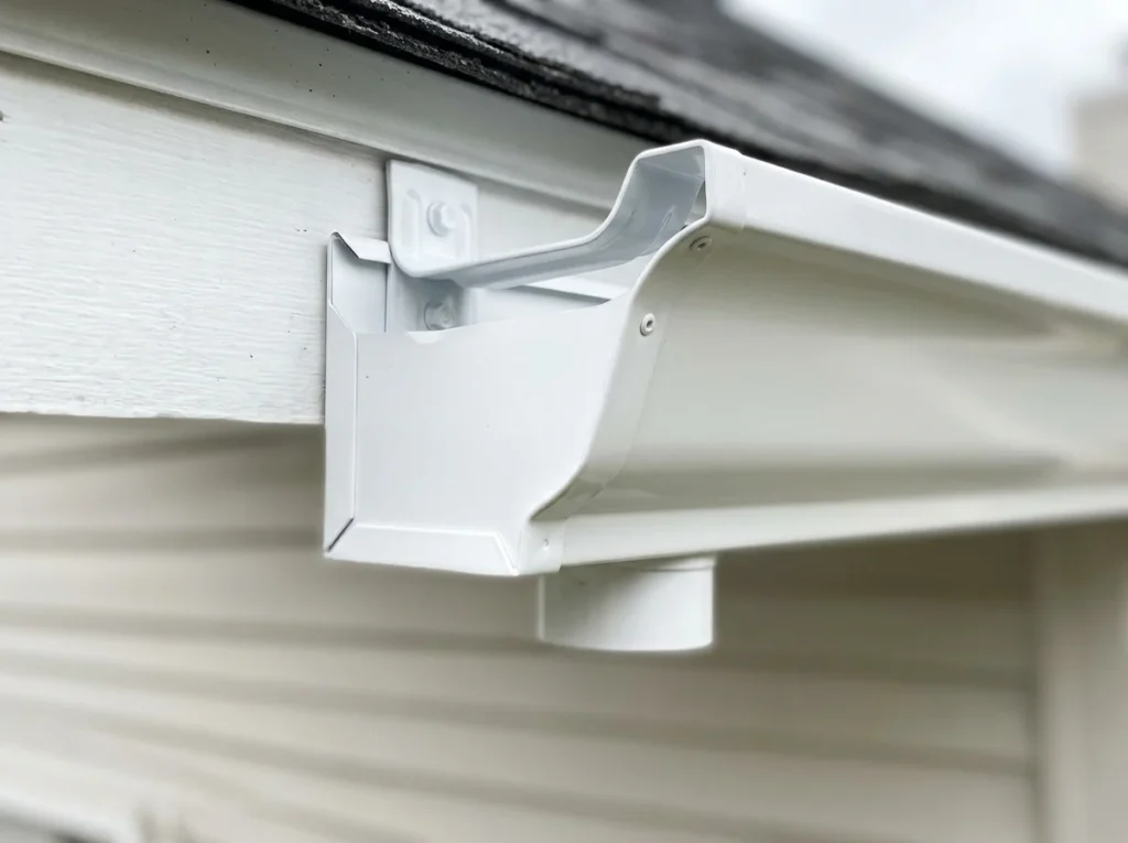 Aluminum gutter installation
